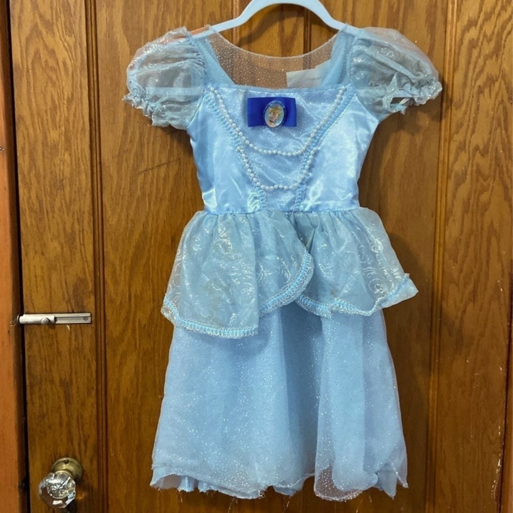 Cinderella Dress kids Costume  Size S 4-6 f Free Tiara and Wand with purchase